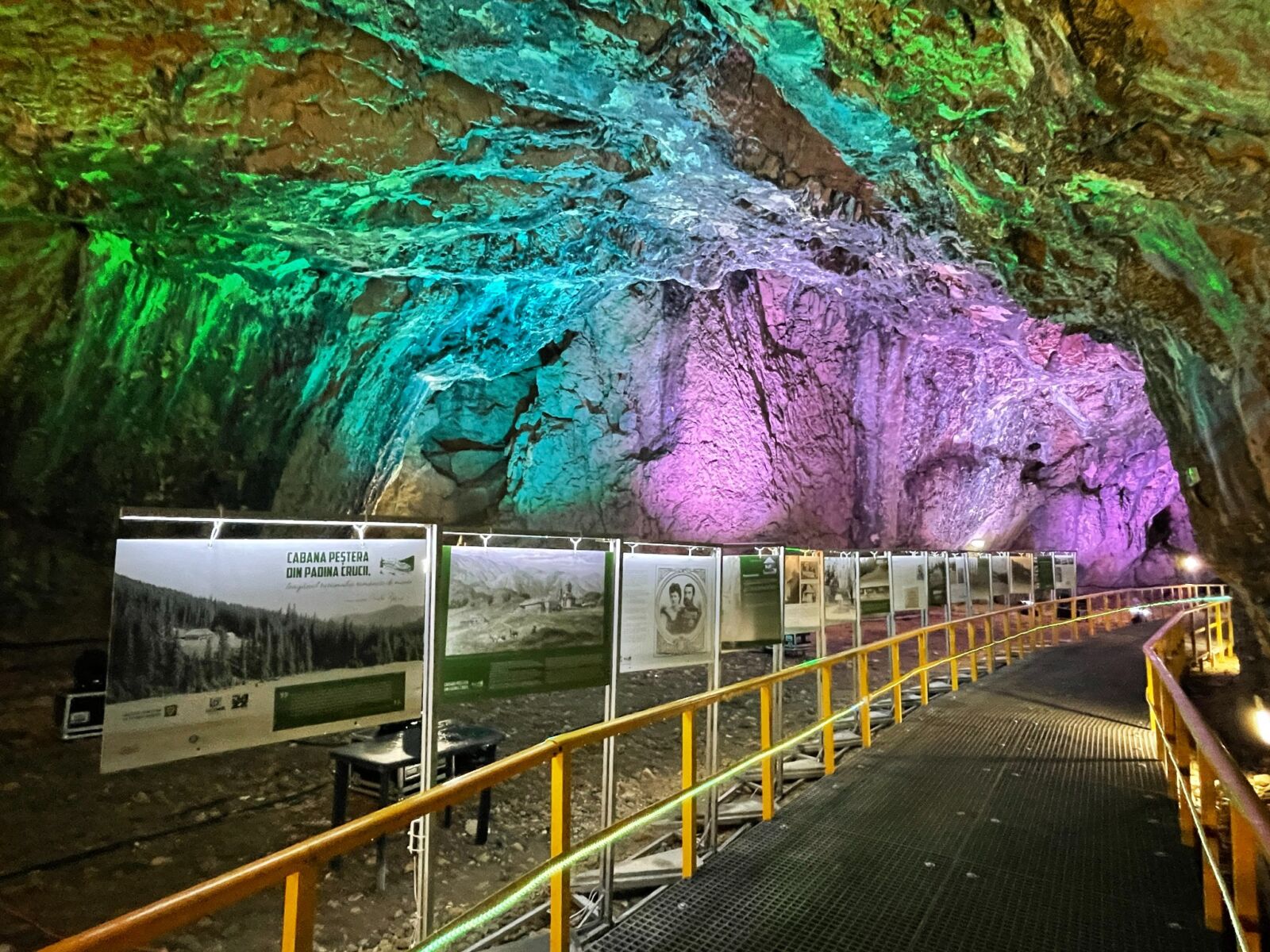Expoziția ”Cabana Peștera din Padina Crucii, leagănul turismului românesc de munte”